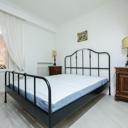 Palazzo Dello Spagnolo Suite Наполи Екстериор снимка