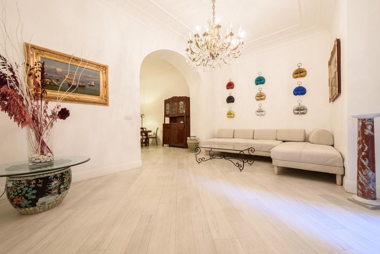 Palazzo Dello Spagnolo Suite Наполи Екстериор снимка