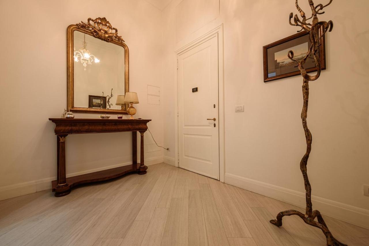 Palazzo Dello Spagnolo Suite Наполи Екстериор снимка