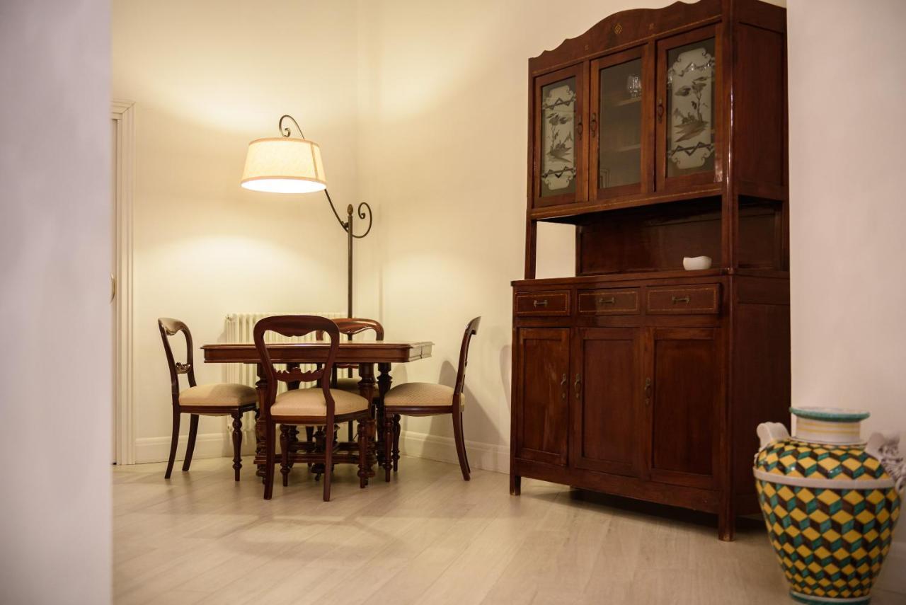 Palazzo Dello Spagnolo Suite Наполи Екстериор снимка