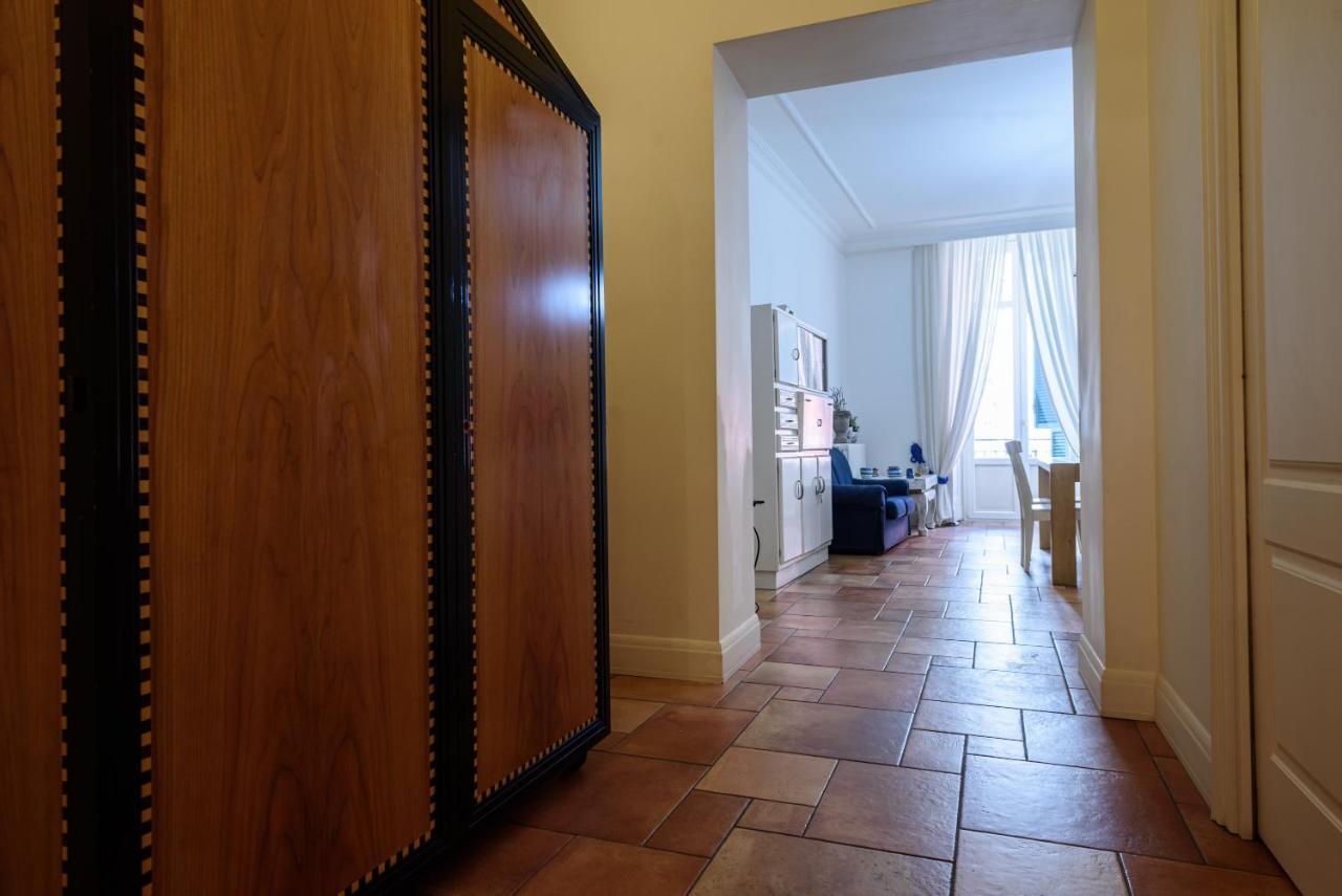 Palazzo Dello Spagnolo Suite Наполи Екстериор снимка