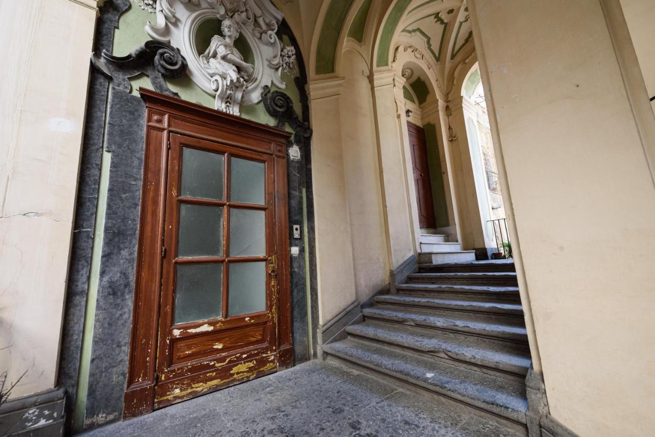 Palazzo Dello Spagnolo Suite Наполи Екстериор снимка