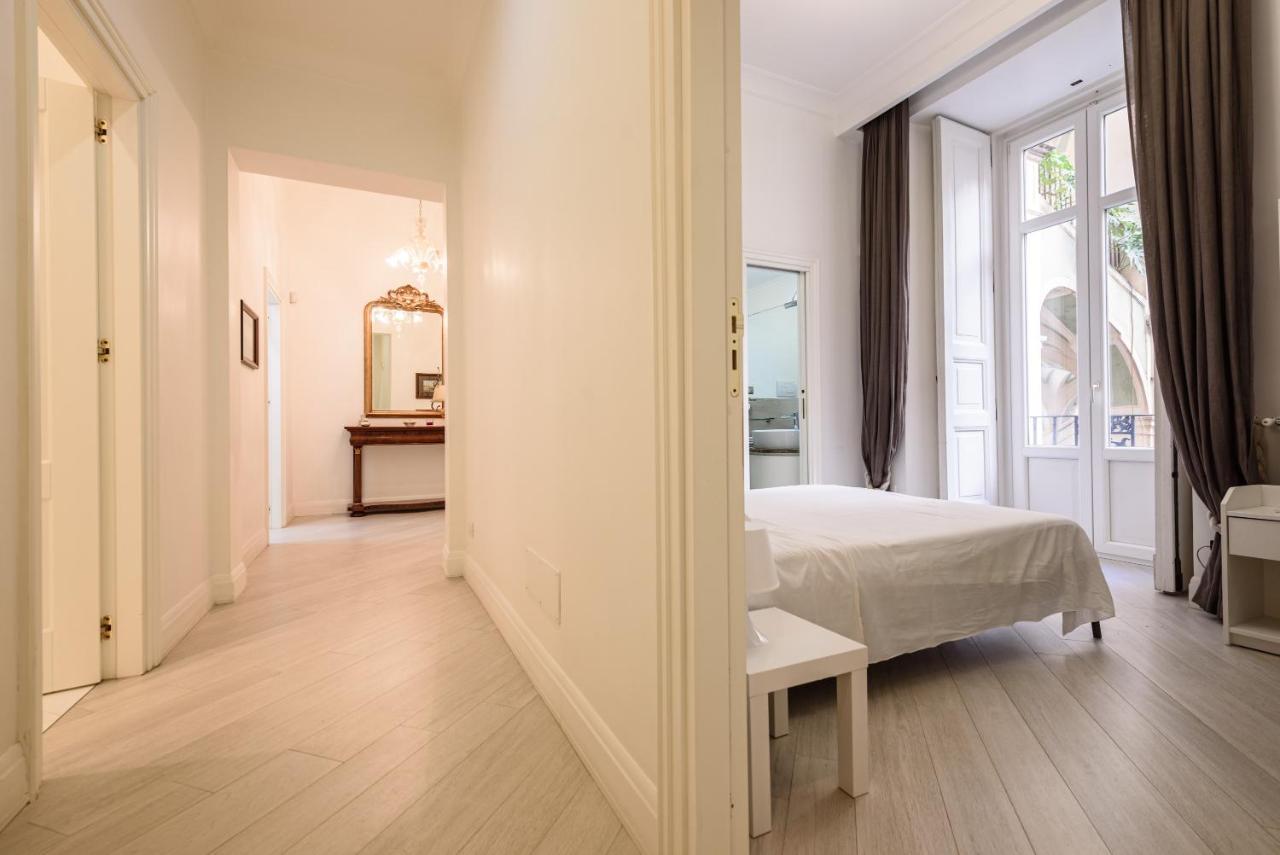Palazzo Dello Spagnolo Suite Наполи Екстериор снимка
